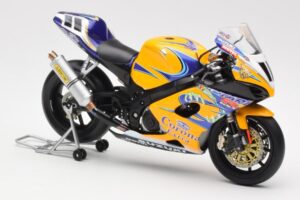 Suzuki GSX-R 1000 Team Alstare Corona Extra T. Corser WSB 2005 Minichamps 1:12 122052211 Metal - imagem 4 de 6