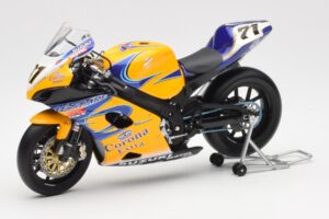 Suzuki GSX-R 1000 Team Alstare Corona Extra Y. Kagayama WSB 2005 Minichamps 1:12 122052271 Metal - imagem 2 de 6