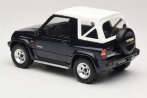 Suzuki Vitara Cabrio JLX Deep Blue Pearl Metallic Otto 1:18 OT492 Resina - imagem 5 de 6