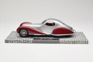 Talbot-Lago T150 C-SS Coupe Prata Vermelho Minichamps 1:18 107117121 Resina - imagem 3 de 6