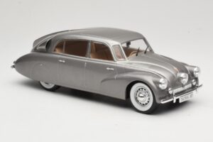 Tatra 87 Cinzento MCG 1:18 MCG18068 Metal - imagem 4 de 6