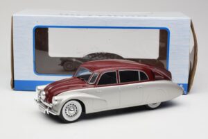 Tatra 87 Prata & Vermelho Escuro MCG 1:18 MCG18067 Metal - imagem 6 de 6