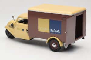 Tempo Hanseat 100 Jahre KaDeWe Minichamps 1:18 0686354688 Metal - imagem 5 de 8