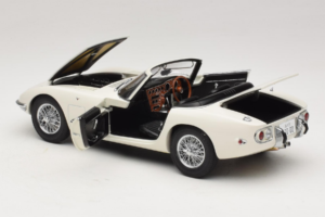 Toyota 2000 GT Cabriolet Branco James Bond Collection AUTOart 1:18 78731 Metal - imagem 5 de 8