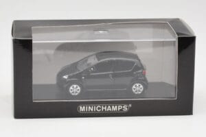 Toyota Aygo AB10 Preto Minichamps 1:43 400166401 Metal - imagem 4 de 4