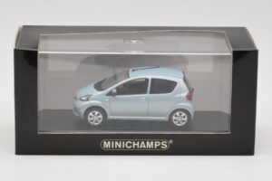Toyota Aygo Light Blue Metallic Minichamps 1:43 TOYOTA012 Metal - imagem 4 de 4