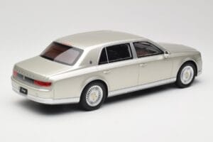 Toyota Century Silver Metallic Kyosho 1:18 KSR18036S Metal - imagem 2 de 6