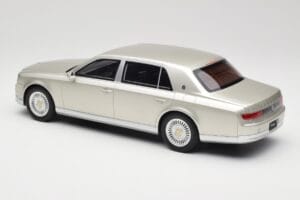 Toyota Century Silver Metallic Kyosho 1:18 KSR18036S Metal - imagem 5 de 6