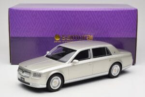 Toyota Century Silver Metallic Kyosho 1:18 KSR18036S Metal - imagem 6 de 6
