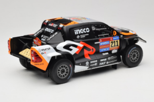 Toyota GR DKR Hilux Evo #211 H. Lategan / B. Cummings Rally Dakar 2025 IXO 1:18 18RMC237 Metal - imagem 2 de 6