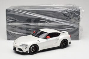 Toyota GR Supra A90 Fuji Speedway Edition White Pearl Metallic GT Spirit 1:18 GT341 Resina - imagem 6 de 6