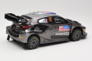 Toyota GR Yaris Rally1 #17 Toyota Gazoo Racing WRT S. Ogier / V. Landais Rally Finland 2024 IXO 1:18 18RMC216 Metal - imagem 2 de 6