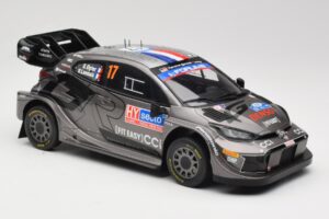 Toyota GR Yaris Rally1 #17 Toyota Gazoo Racing WRT S. Ogier / V. Landais Rally Finland 2024 IXO 1:18 18RMC216 Metal - imagem 4 de 6