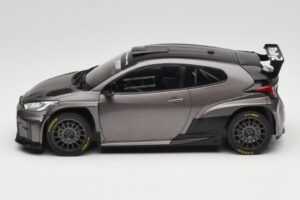 Toyota GR Yaris Rally2 Cinzento IXO 1:18 18CMC210 Metal - imagem 3 de 6