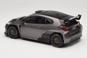 Toyota GR Yaris Rally2 Cinzento IXO 1:18 18CMC210 Metal - imagem 5 de 6