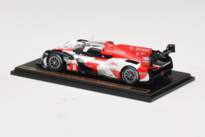 Toyota GR010 Hybrid Hypercar #8 S. Buemi / B. Hartley / R. Hirakawa Toyota Gazoo Racing 24 Hours of Le Mans 2023 Spark 1:43 T - imagem 4 de 4