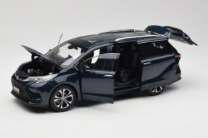 Toyota Granvia Azul Escuro OEM 1:18 FCL22GR803 Metal - imagem 2 de 8