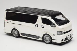 Toyota Hiace Super GL Pearl White Otto 1:18 OT1136 Resina - imagem 4 de 6