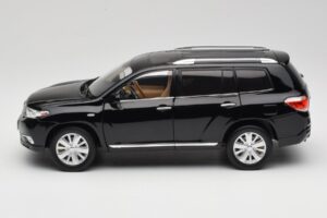 Toyota Highlander XU40 Preto Paudi Model 1:18 2043612-B1 Metal - imagem 4 de 8