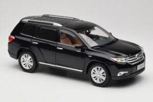 Toyota Highlander XU40 Preto Paudi Model 1:18 2043612-B1 Metal - imagem 6 de 8