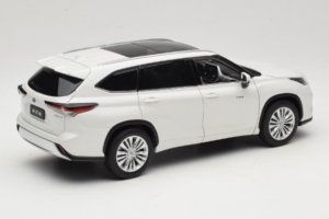 Toyota Highlander XU70 Branco OEM 1:18 26071-2011 Metal - imagem 3 de 8