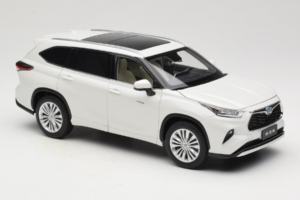 Toyota Highlander XU70 Branco OEM 1:18 26071-2011 Metal - imagem 6 de 8