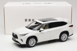 Toyota Highlander XU70 Branco OEM 1:18 26071-2011 Metal - imagem 8 de 8