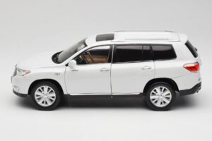 Toyota Highlander XU40 Branco Paudi Model 1:18 2043612-W1 Metal - imagem 4 de 8