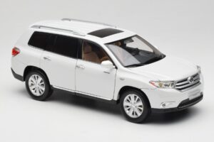 Toyota Highlander XU40 Branco Paudi Model 1:18 2043612-W1 Metal - imagem 6 de 8