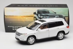 Toyota Highlander XU40 Branco Paudi Model 1:18 2043612-W1 Metal - imagem 8 de 8