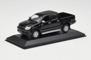Toyota Hilux Preto Minichamps 1:43 400166662 Metal - imagem 2 de 4