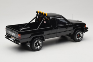Toyota Hilux N60 SR5 Pickup Preto Otto 1:18 OT481B Resina - imagem 2 de 6