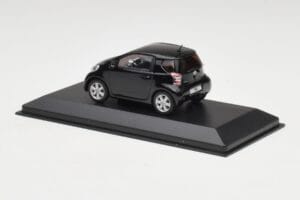 Toyota iQ Preto Mica Minichamps 1:43 403166803 Metal - imagem 3 de 4