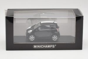 Toyota iQ Preto & Branco Geneva Motor Show 2009 Minichamps 1:43 400166801 Metal - imagem 4 de 4
