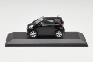 Toyota iQ Preto & Branco Geneva Motor Show 2009 Minichamps 1:43 400166801 Metal