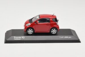 Toyota iQ Vermelho Minichamps 1:43 400166800 Metal