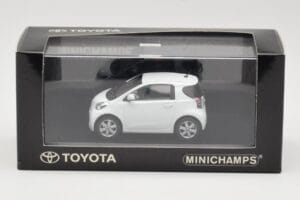 Toyota iQ Branco Minichamps 1:43 TOYOTA009 Metal - imagem 4 de 4