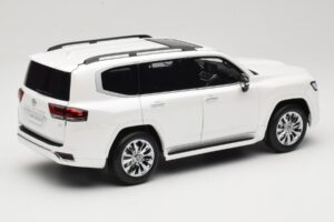 Toyota Land Cruiser J300 ZX Branco LCD 1:18 LCD18013-ZX-WH Metal - imagem 3 de 8