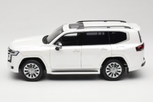 Toyota Land Cruiser J300 ZX Branco LCD 1:18 LCD18013-ZX-WH Metal - imagem 4 de 8
