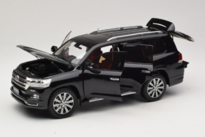 Toyota Land Cruiser LC200 Preto Kengfai 1:18 KF024-13 Metal - imagem 2 de 8