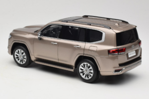 Toyota Land Cruiser LC300 ZX Dourado LCD 1:18 LCD18013-ZX-GO Metal - imagem 7 de 8