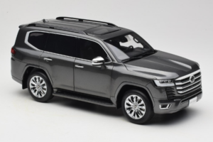 Toyota Land Cruiser LC300 ZX Cinzento LCD 1:18 LCD18013-ZX-GR Metal - imagem 6 de 8