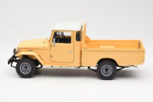 Toyota Land Cruiser Pickup Bege Kyosho 1:18 08958BE Metal - imagem 4 de 8