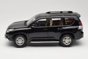 Toyota Land Cruiser Prado J150 Preto Paudi Model 1:18 623132-BK Metal - imagem 4 de 8