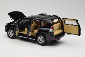 Toyota Land Cruiser Prado J150 Preto Paudi Model 1:18 623132-BK Metal - imagem 5 de 8