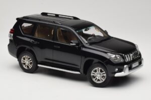 Toyota Land Cruiser Prado J150 Preto Paudi Model 1:18 623132-BK Metal - imagem 6 de 8