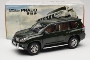 Toyota Land Cruiser Prado J150 Verde Paudi Model 1:18 623132-GR Metal - imagem 8 de 8