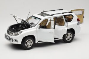 Toyota Land Cruiser Prado J150 Branco Paudi Model 1:18 623132-WH Metal - imagem 2 de 8