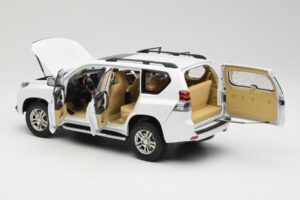 Toyota Land Cruiser Prado J150 Branco Paudi Model 1:18 623132-WH Metal - imagem 5 de 8
