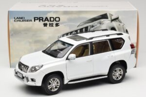 Toyota Land Cruiser Prado J150 Branco Paudi Model 1:18 623132-WH Metal - imagem 8 de 8